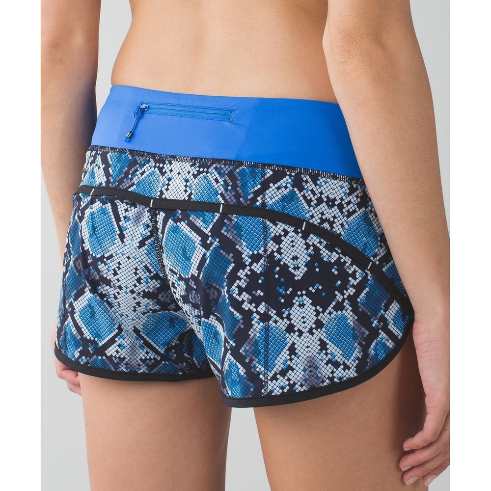 Lululemon Run: Speed Short *4-way Stretch Mini Ziggy Snake‎ Size 4 Capsasian
